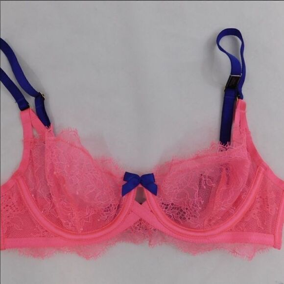 Victoria Secret Very Sexy Unlined Demi - Picture 2 of 4